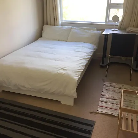 Homestay Beautiful Stay, Close To Centre, University, Business Park, Rds Dublin